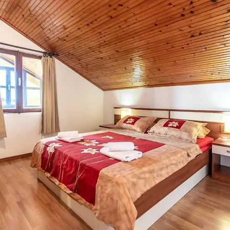 شقة Ivana زادار